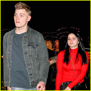 Ariel Winter & 'Modern Family' Kids Have Schoolroom Christmas Party Every Year