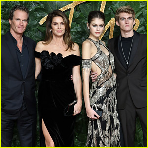 Nominee Kaia Gerber Gets Family's Support at The Fashion Awards 2018!