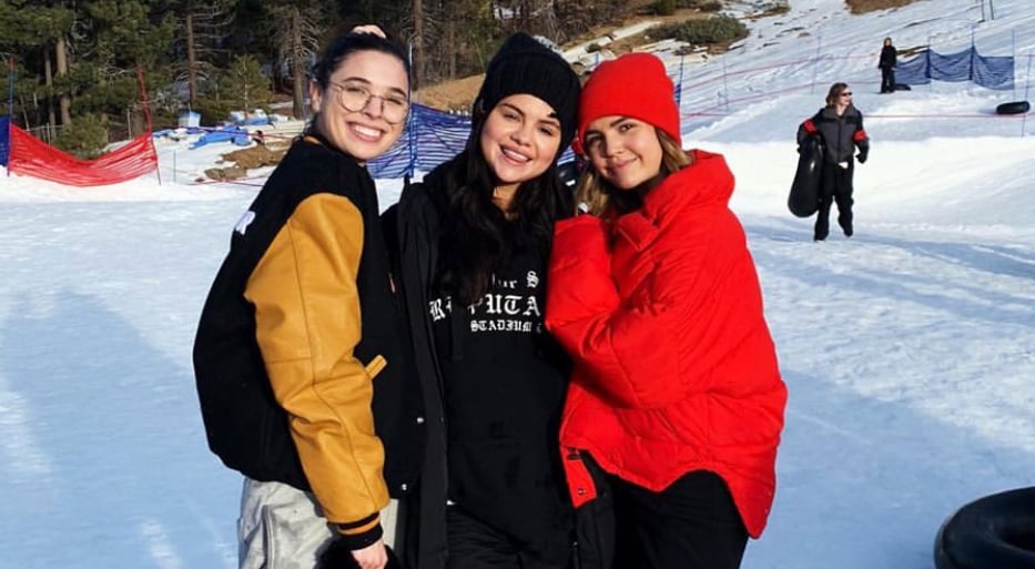 Wizards’ Selena Gomez & Bailee Madison Reunite for a Snow Day!