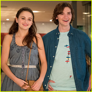 Joey King Pulls Down Joel Courtney's Pants To Celebrate 'The Kissing Booth's Netflix Reign