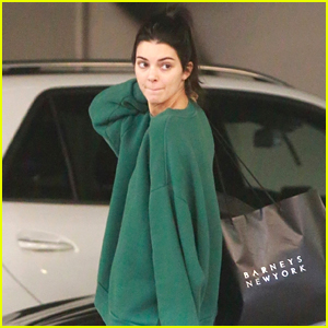 Kendall Jenner Finishes Her Holiday Shopping on Christmas Eve