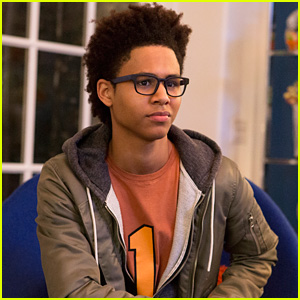 Rhenzy Feliz Reveals Alex Will Be Separated From The Group in 'Runaways' Season 2