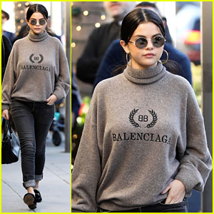 Selena Gomez Meets With Friends For Lunch