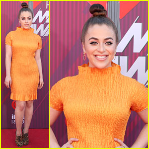 Baby Ariel Wears Animal Print Shoes to iHeartRadio Music Festival 2019