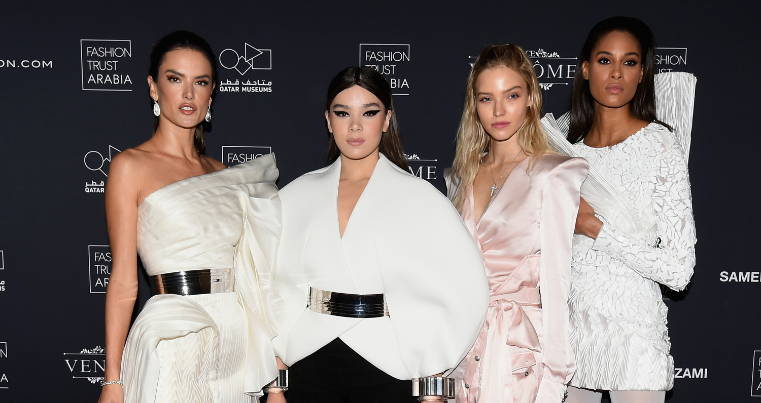 Hailee Steinfeld Joins Supermodels in Qatar for Fashion Trust Event ...