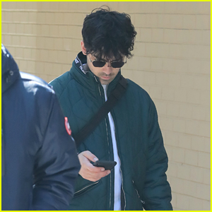 Joe Jonas Heads Out on a Shopping Spree in NYC