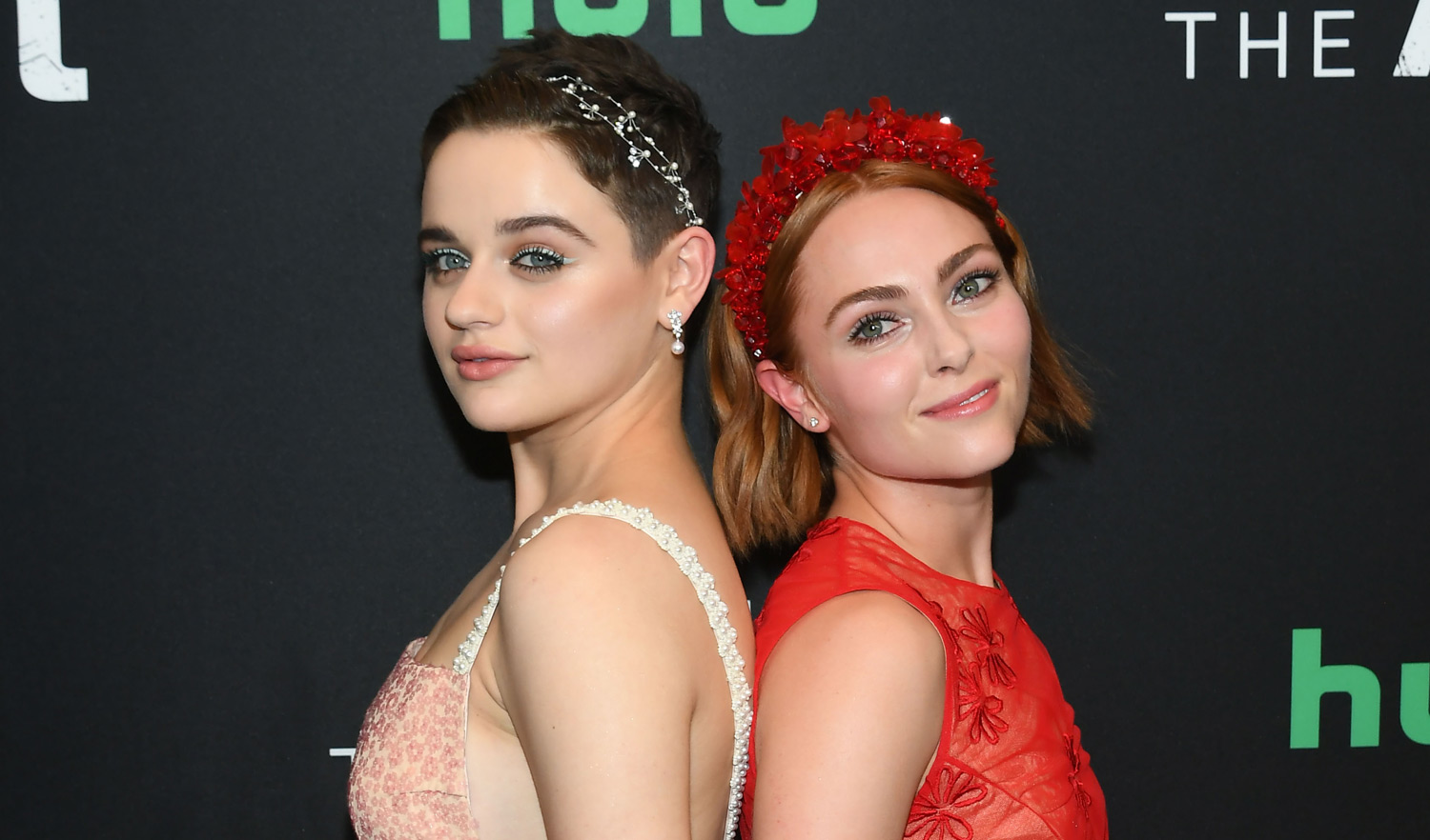 Joey King & AnnaSophia Robb Rock Headbands at ‘The Act’ Premiere!