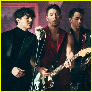 The Jonas Brothers Release 'Sucker' Director's Cut Music Video - Watch Here!