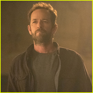 'Riverdale' Showrunner Reveals How The Show Will Address Luke Perry's Death