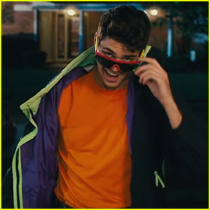 Watch Noah Centineo Become 'The Perfect Date' For Everyone in First Trailer