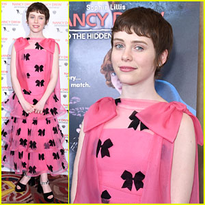 Sophia Lillis Is Pretty In Pink at the 'Nancy Drew & The Hidden Staircase' Premiere