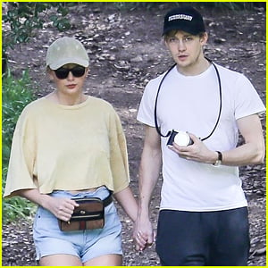 Taylor Swift Goes Hiking with Boyfriend Joe Alwyn