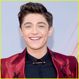 Asher Angel Really Wants To Go On Tour & Meet His Fans