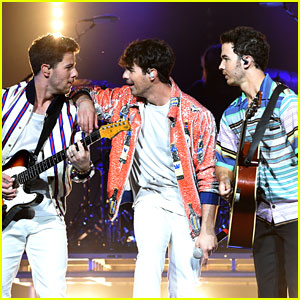Jonas Brothers Perform For Largest Crowd Since Reuniting