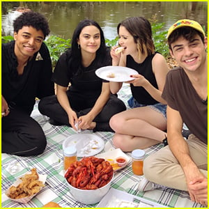 Noah Centineo & Laura Marano Can't Stop Gushing Over 'Perfect Date' Co-Star Camila Mendes