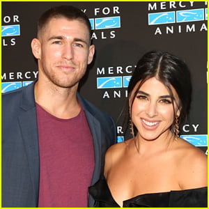 Daniella Monet & Andrew Gardner Found Out The Gender Of Their First Child In The Cutest Way Ever!