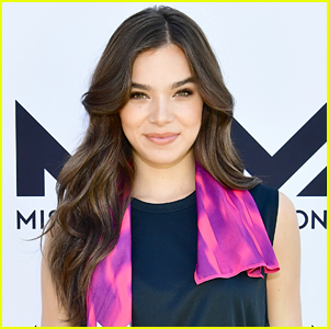 Hailee Steinfeld Has Been Cast as the Lead in the New Rom-Com 'Voicemails for Isabelle'