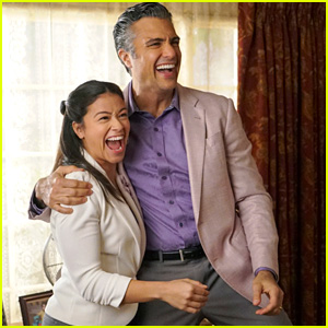 Jane Discovers A Big Secret About Her Book on 'Jane The Virgin' Tonight