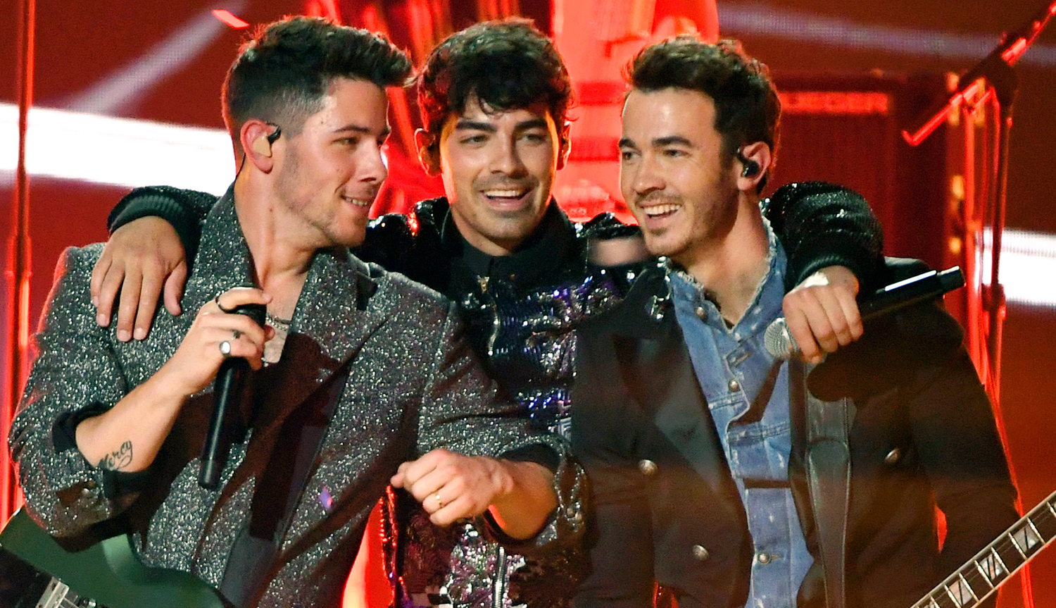 Jonas Brothers Add More Dates to Sold-Out Happiness Begins Tour | Joe ...