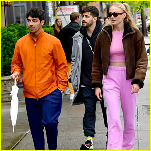 Joe Jonas & Sophie Turner Take a Stroll Through NYC After Getting Married!