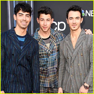 Jonas Brothers Announce 'Chasing Happiness' Documentary Premiere Date!