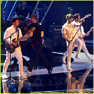 Jonas Brothers Perform 'Sucker' On 'Germany's Next Top Model' Finals