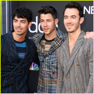 The Jonas Brothers Hit the Red Carpet at Billboard Music Awards 2019!