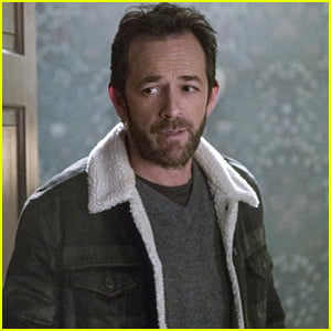 'Riverdale' Showrunner Opens Up About When & How Luke Perry Will Written Off The Show