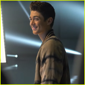 Asher Angel Goes Behind-the-Scenes 'One Thought Away' Music Vid - Watch!