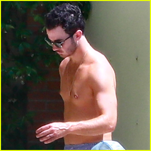 Kevin Jonas Goes Shirtless For The Pool in France