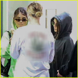 Olivia Jade & Sister Bella Giannulli Make Low Key Arrival For Mani & Pedi Appointment
