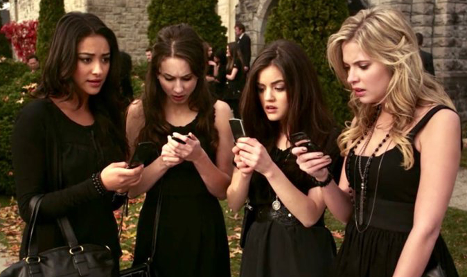 ‘Pretty Little Liars’ Is Leaving Netflix in July | Pretty Little Liars - What Country Has Pretty Little Liars On Netflix