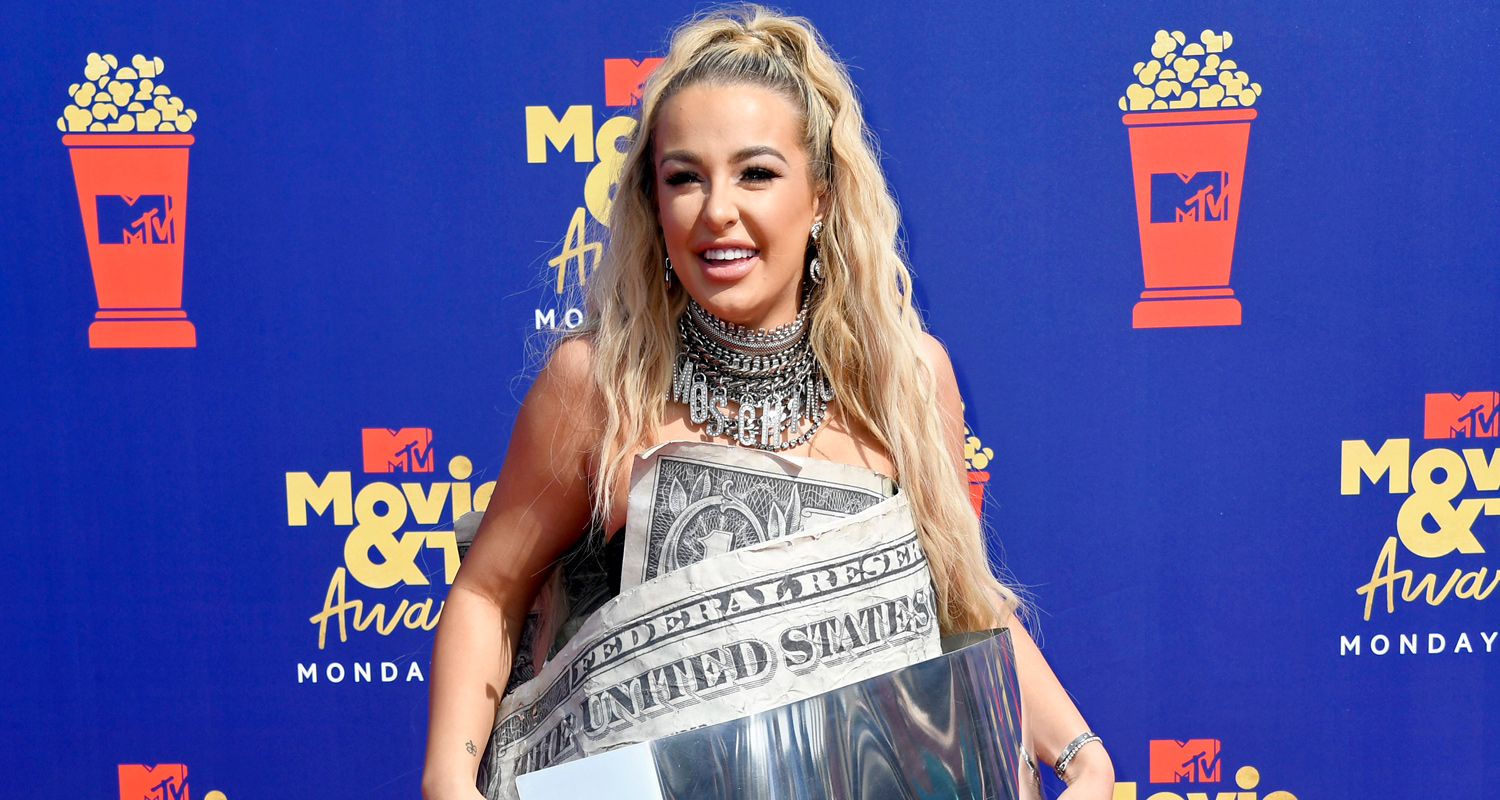 Tana Mongeau Rocks Dollar Bill Dress To Mtv Movie And Tv Awards 2019 2019 Mtv Movie And Tv Awards 9877