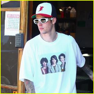Justin Bieber Proves He's a Jonas Brothers Fan!