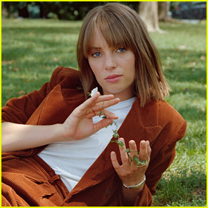 Maya Hawke Opens Up About Robin's Coming Out in 'Stranger Things'
