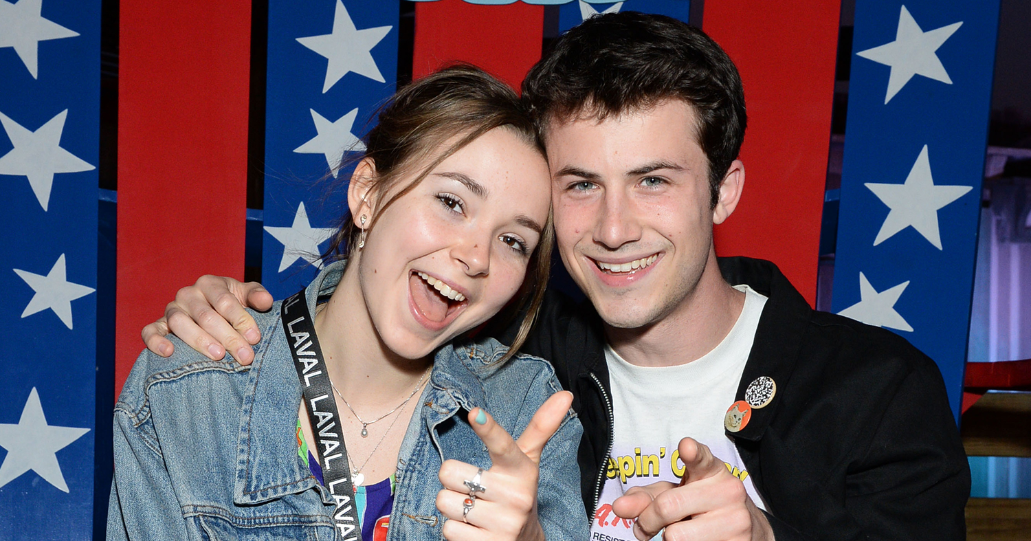 Dylan Minnette Cuddles Up With Girlfriend Lydia Night At Knotts Summer Nights Dylan Minnette 