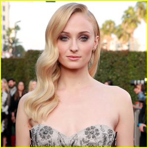Sophie Turner Shares First Glimpse of Stunning Wedding Ring