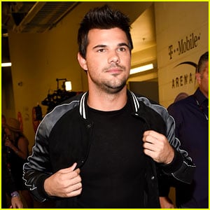 Taylor Lautner Shows Off His Bulging Biceps in New Photos!