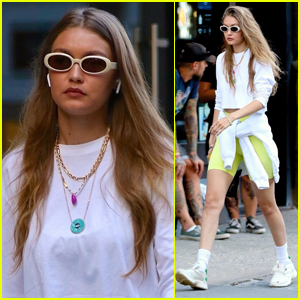 Gigi Hadid Goes for An Afternoon Stroll in NYC