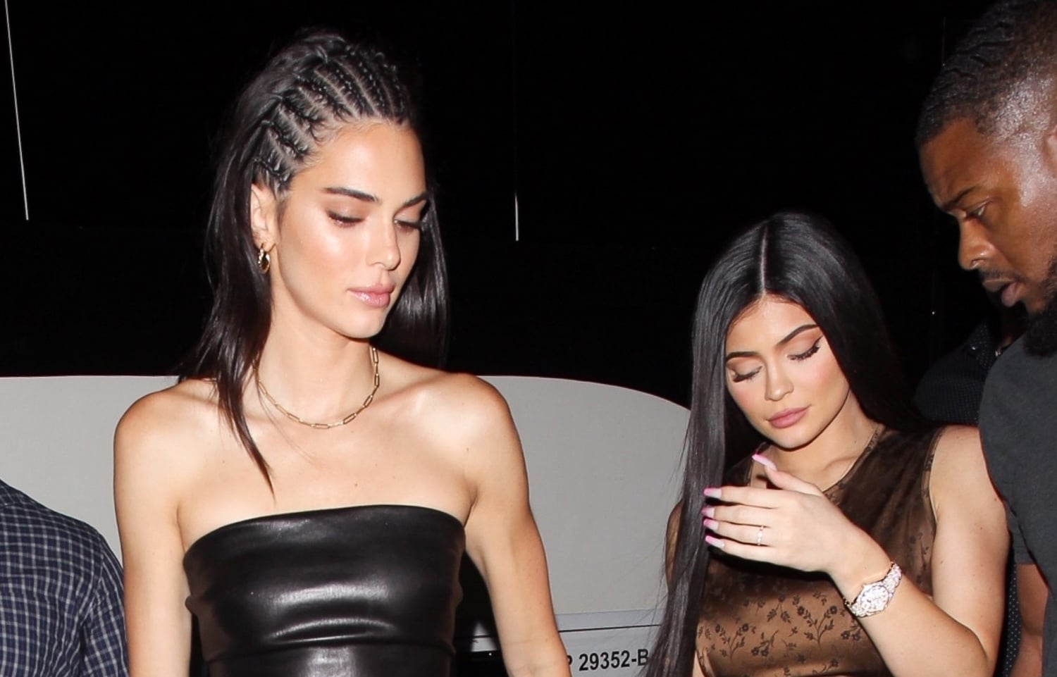 Kendall Jenner Joins Sister Kylie & Friends for Fun Night Out!