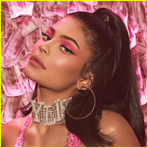 Kylie Jenner Launches Her New Birthday Collection!