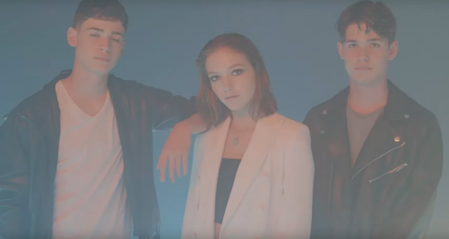Jayden Bartels Drops ‘Electric’ Music Video With Max & Harvey – Watch!
