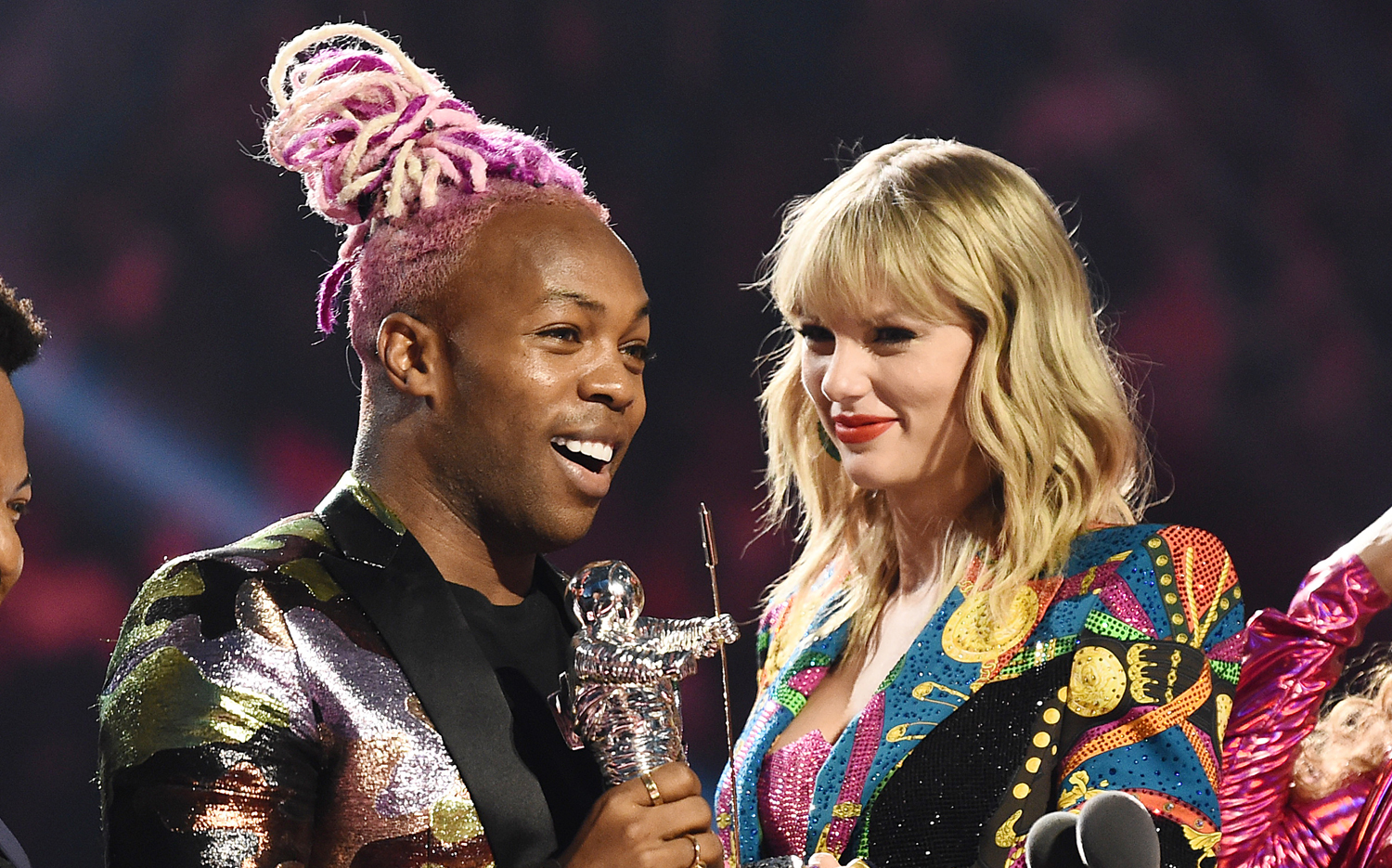Taylor Swift’s Video Co-Stars Join Her at VMAs 2019 to Accept Awards!