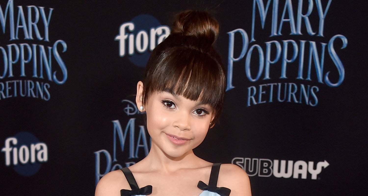 Ariana Greenblatt Solves Mysteries as Velma From Scooby-Doo For Halloween