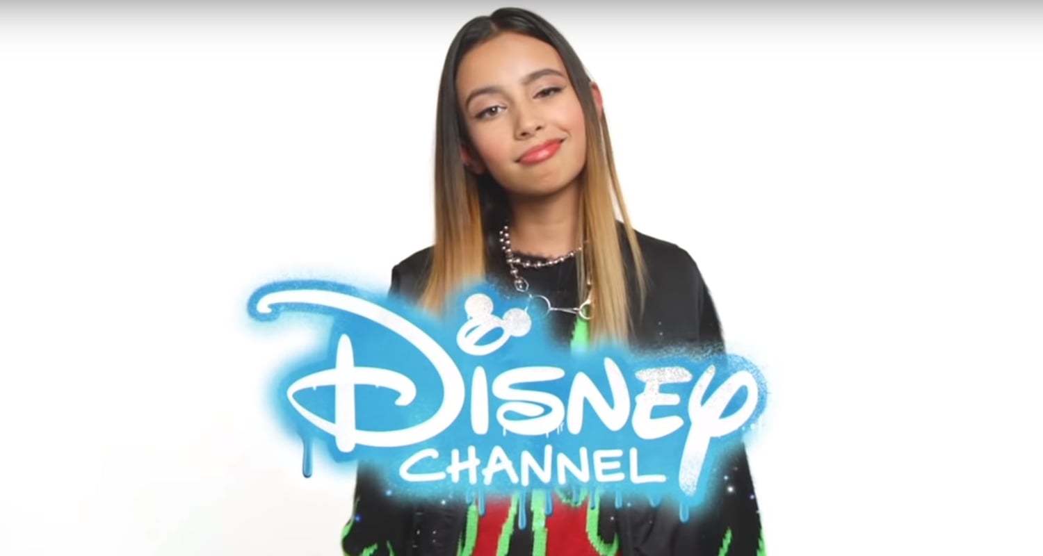Kylie Cantrall & ‘Gabby Duran & The Unsittables’ Cast Do The Famous Disney Wand ID