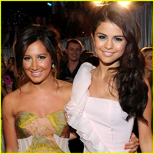 Ashley Tisdale Jams Out to Selena Gomez While Embracing Her Natural Hair