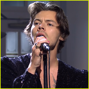 Harry Styles Sings 'Watermelon Sugar' & 'Lights Up' on 'Saturday Night Live'!