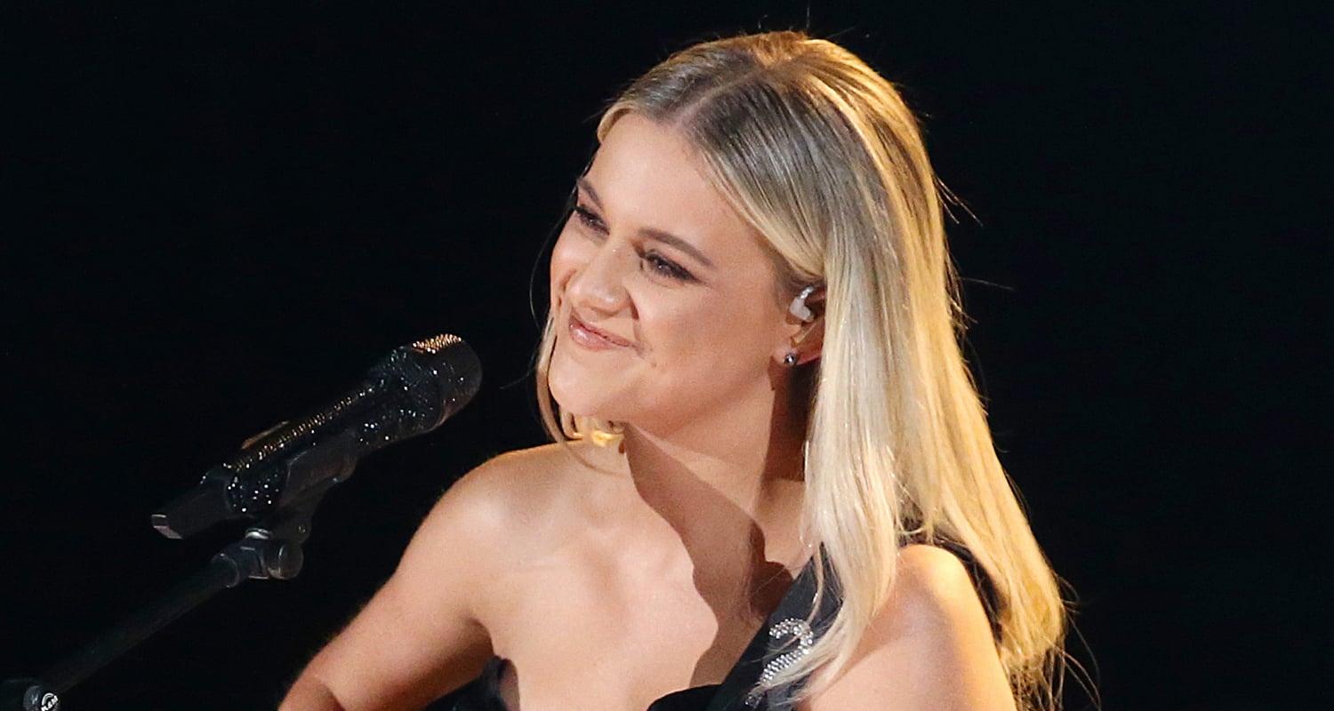 Garth Brooks ‘Gave’ Kelsea Ballerini The Best Award at the CMA Awards