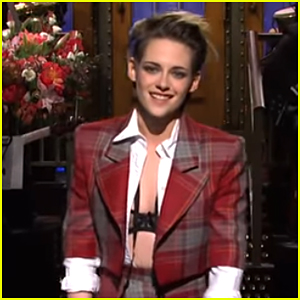 Kristen Stewart Asks the Crowd Questions on 'Saturday Night Live' - Watch!