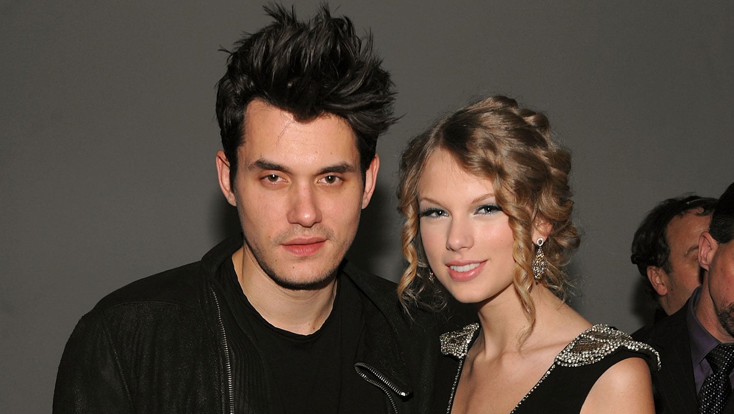 Taylor Swift’s Ex-Boyfriend John Mayer Praises ‘Lover,’ Sings His Own Version of the Song